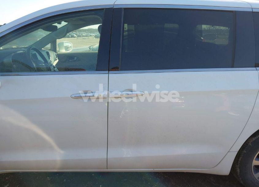 Photo 14 of 2021 Chrysler Pacifica TOURING L (VIN 2C4RC1BG5MR527381)