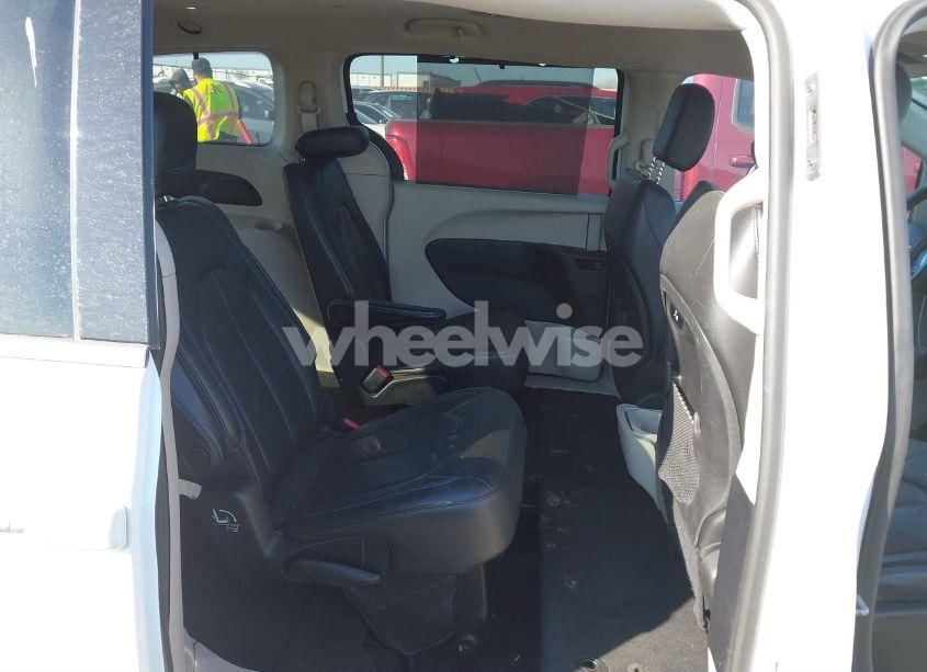 Photo 8 of 2021 Chrysler Pacifica TOURING L (VIN 2C4RC1BG5MR527381)