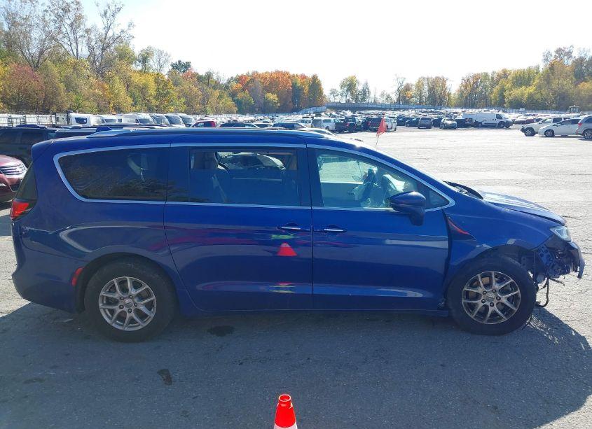 Photo 13 of 2021 Chrysler Pacifica TOURING L (VIN 2C4RC1BG5MR532628)