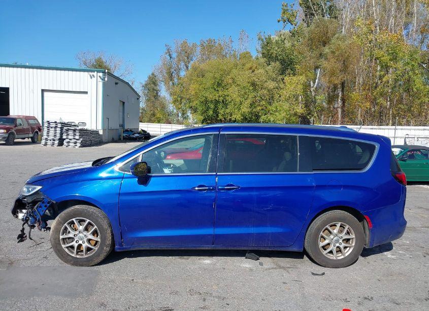 Photo 14 of 2021 Chrysler Pacifica TOURING L (VIN 2C4RC1BG5MR532628)