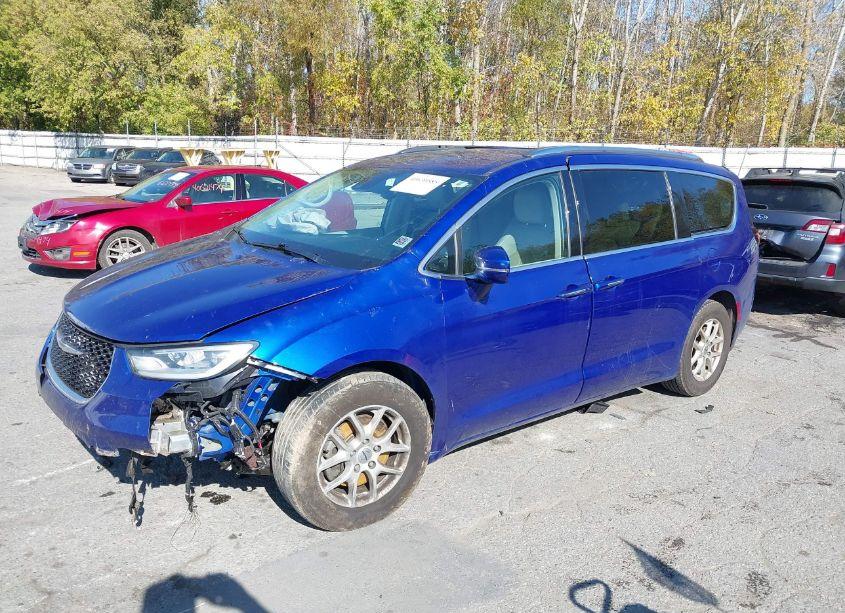 Photo 2 of 2021 Chrysler Pacifica TOURING L (VIN 2C4RC1BG5MR532628)