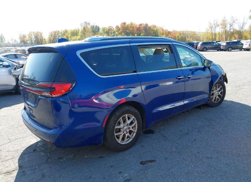 Photo 4 of 2021 Chrysler Pacifica TOURING L (VIN 2C4RC1BG5MR532628)