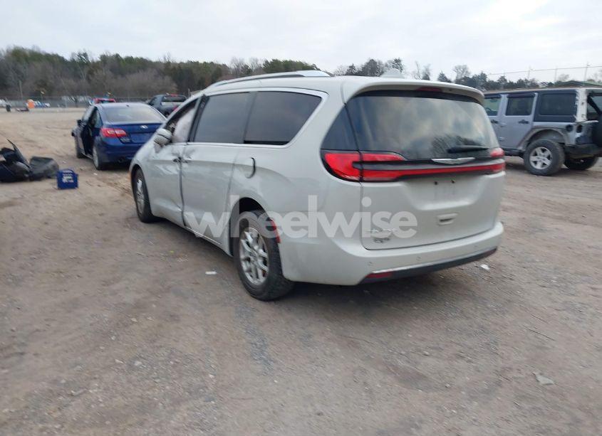 Photo 3 of 2021 Chrysler Pacifica TOURING L (VIN 2C4RC1BG5MR538557)