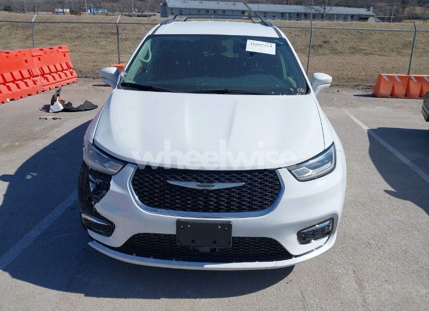 Photo 12 of 2021 Chrysler Pacifica TOURING L (VIN 2C4RC1BG5MR552653)