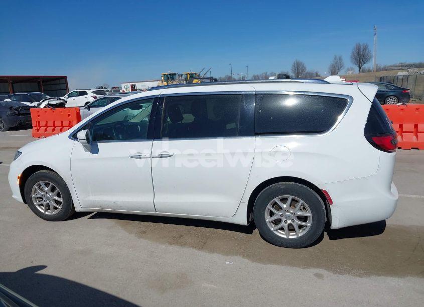 Photo 14 of 2021 Chrysler Pacifica TOURING L (VIN 2C4RC1BG5MR552653)