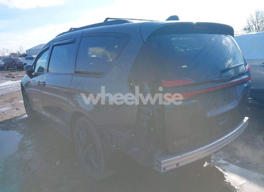 Photo 3 of 2021 Chrysler Pacifica TOURING L (VIN 2C4RC1BG5MR560977)