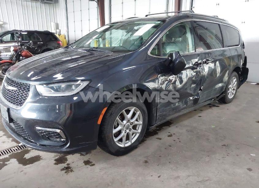 Photo 2 of 2021 Chrysler Pacifica TOURING L (VIN 2C4RC1BG5MR588987)