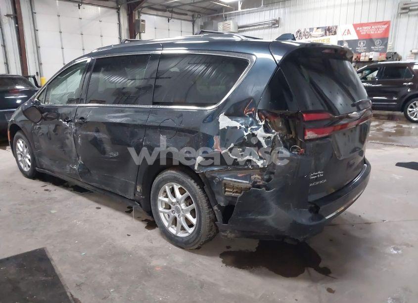 Photo 3 of 2021 Chrysler Pacifica TOURING L (VIN 2C4RC1BG5MR588987)