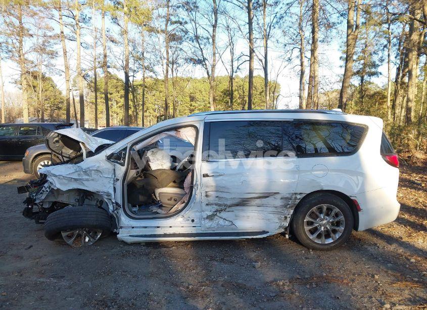 Photo 14 of 2021 Chrysler Pacifica TOURING L (VIN 2C4RC1BG5MR598984)