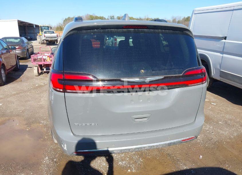 Photo 16 of 2022 Chrysler Pacifica TOURING L (VIN 2C4RC1BG5NR151928)