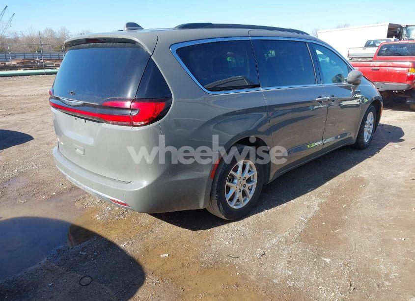 Photo 4 of 2022 Chrysler Pacifica TOURING L (VIN 2C4RC1BG5NR151928)