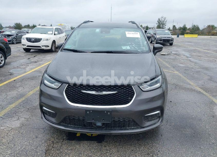 Photo 12 of 2022 Chrysler Pacifica TOURING L (VIN 2C4RC1BG5NR160824)