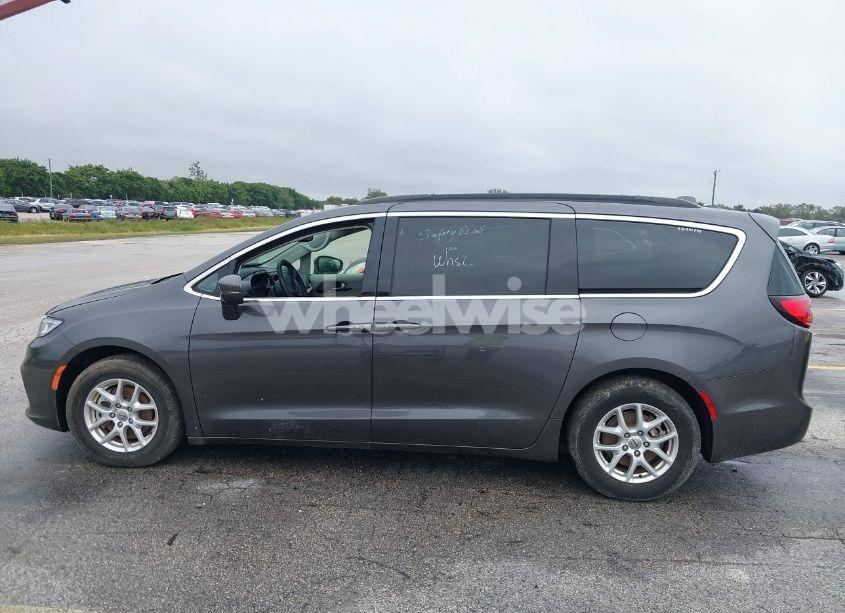 Photo 14 of 2022 Chrysler Pacifica TOURING L (VIN 2C4RC1BG5NR160824)