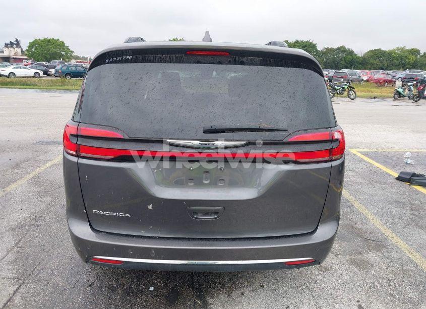 Photo 16 of 2022 Chrysler Pacifica TOURING L (VIN 2C4RC1BG5NR160824)