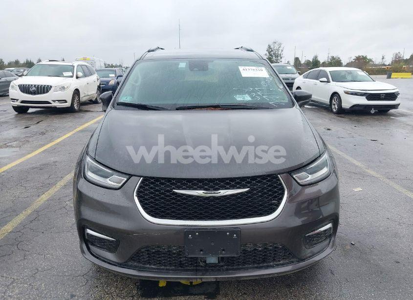 Photo 6 of 2022 Chrysler Pacifica TOURING L (VIN 2C4RC1BG5NR160824)