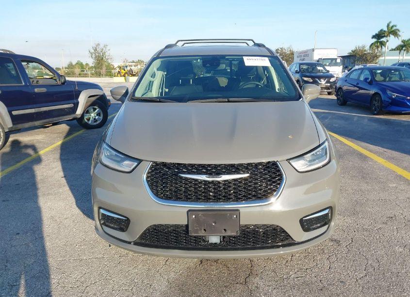 Photo 12 of 2022 Chrysler Pacifica TOURING L (VIN 2C4RC1BG5NR168311)