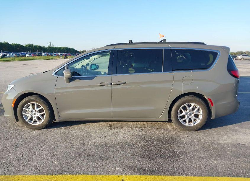 Photo 14 of 2022 Chrysler Pacifica TOURING L (VIN 2C4RC1BG5NR168311)