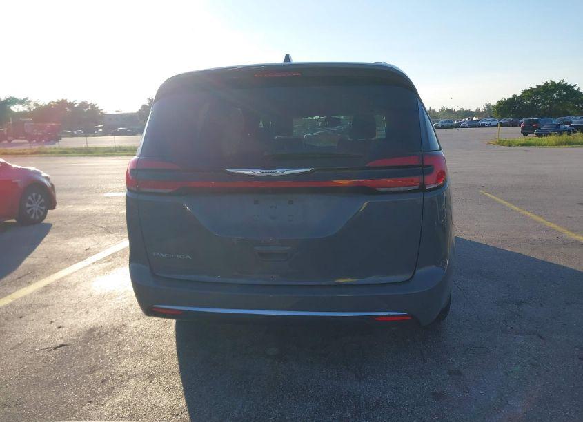 Photo 16 of 2022 Chrysler Pacifica TOURING L (VIN 2C4RC1BG5NR168311)