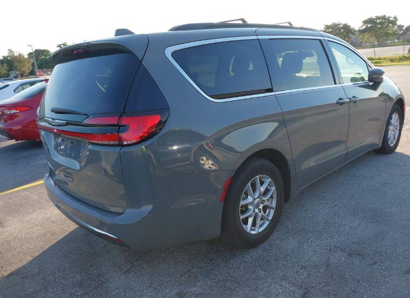 Photo 4 of 2022 Chrysler Pacifica TOURING L (VIN 2C4RC1BG5NR168311)