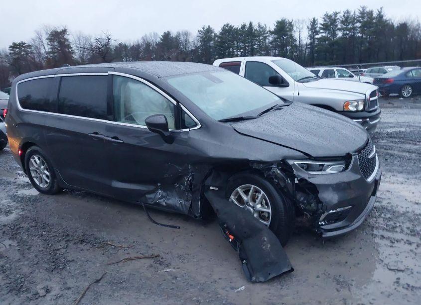 Photo 13 of 2023 Chrysler Pacifica TOURING L (VIN 2C4RC1BG5PR502341)