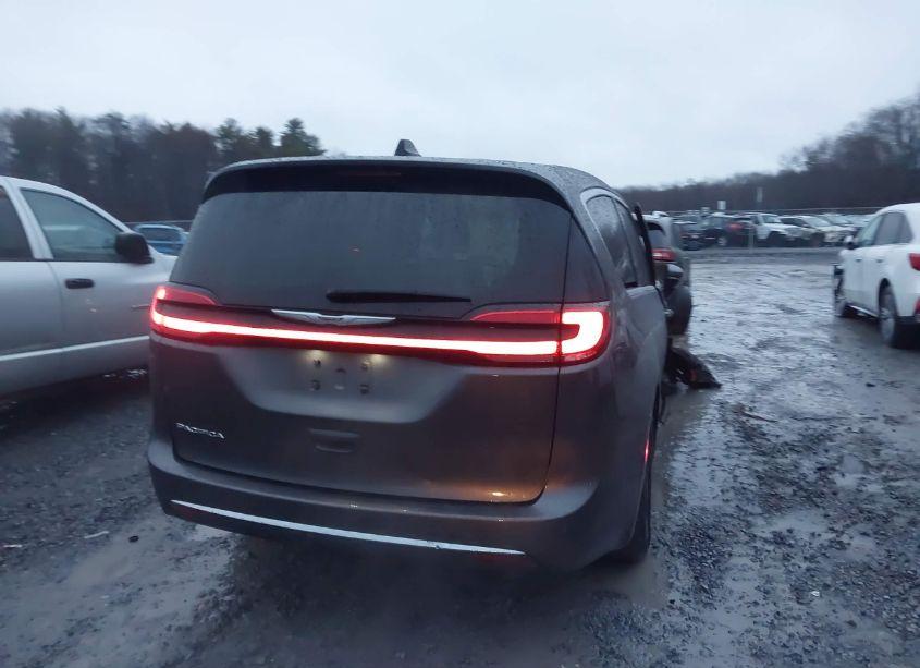Photo 16 of 2023 Chrysler Pacifica TOURING L (VIN 2C4RC1BG5PR502341)