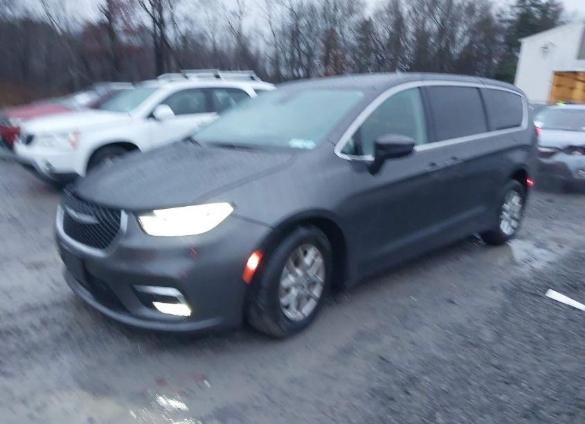 Photo 2 of 2023 Chrysler Pacifica TOURING L (VIN 2C4RC1BG5PR502341)