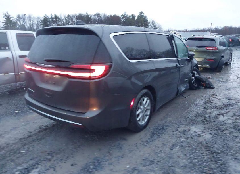 Photo 4 of 2023 Chrysler Pacifica TOURING L (VIN 2C4RC1BG5PR502341)