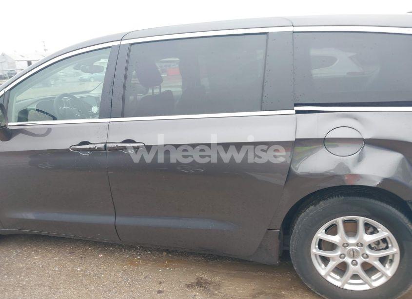 Photo 14 of 2023 Chrysler Pacifica TOURING L (VIN 2C4RC1BG5PR546680)