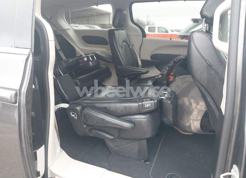 Photo 8 of 2023 Chrysler Pacifica TOURING L (VIN 2C4RC1BG5PR546680)