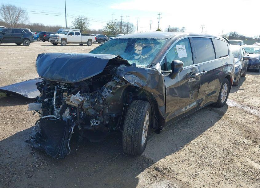 Photo 2 of 2023 Chrysler Pacifica TOURING L (VIN 2C4RC1BG5PR581137)