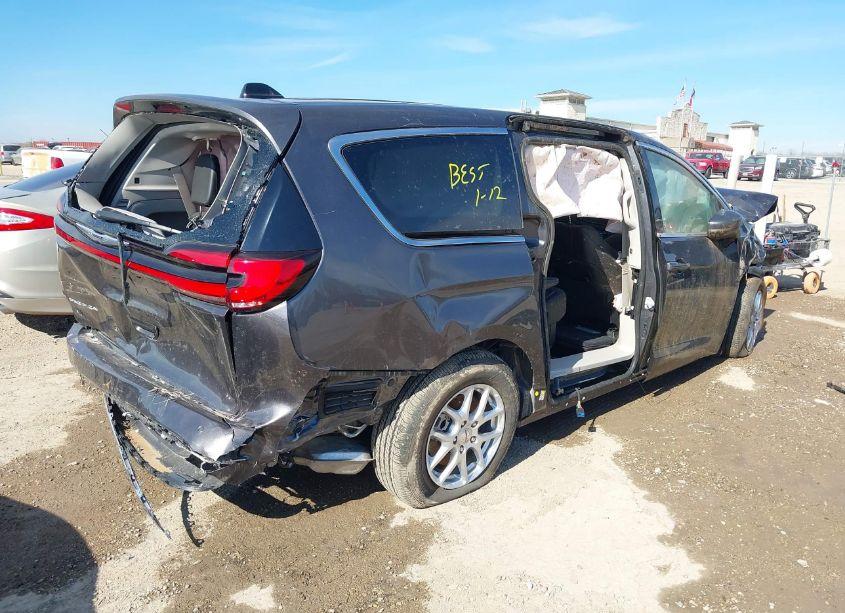 Photo 4 of 2023 Chrysler Pacifica TOURING L (VIN 2C4RC1BG5PR581137)