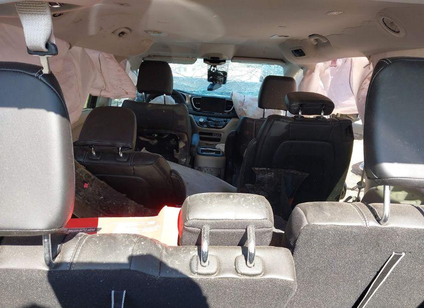 Photo 8 of 2023 Chrysler Pacifica TOURING L (VIN 2C4RC1BG5PR581137)