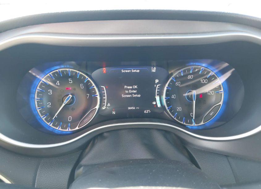 Photo 7 of 2023 Chrysler Pacifica TOURING L (VIN 2C4RC1BG5PR621572)