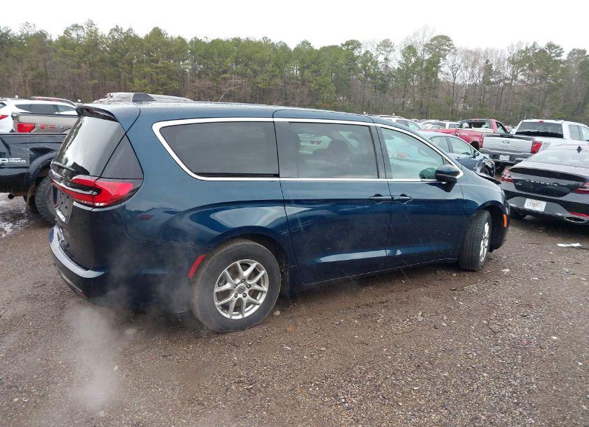 Photo 13 of 2023 Chrysler Pacifica TOURING L (VIN 2C4RC1BG5PR624021)