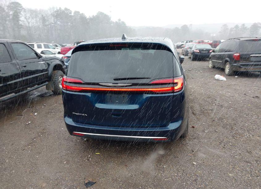 Photo 16 of 2023 Chrysler Pacifica TOURING L (VIN 2C4RC1BG5PR624021)