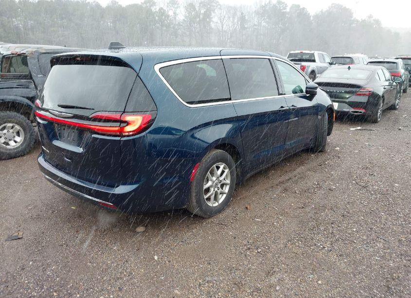 Photo 4 of 2023 Chrysler Pacifica TOURING L (VIN 2C4RC1BG5PR624021)