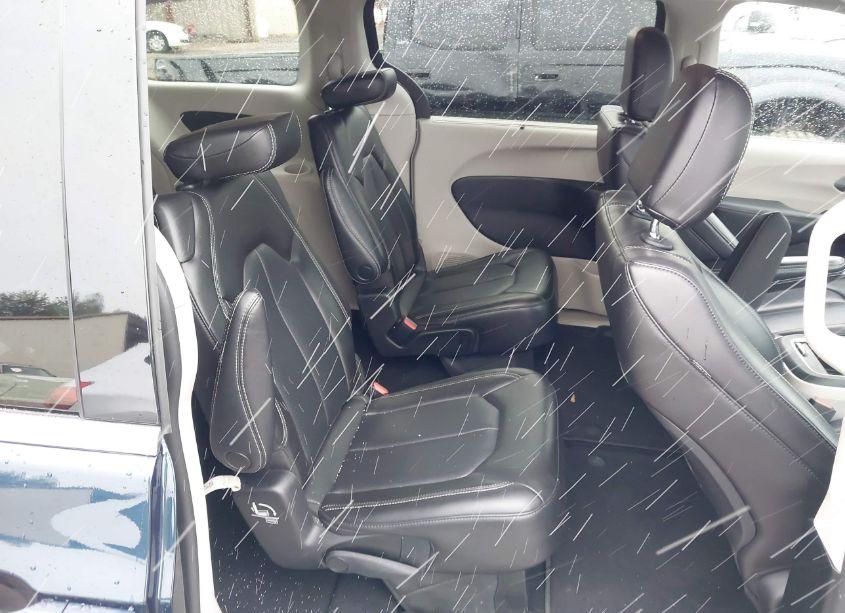 Photo 8 of 2023 Chrysler Pacifica TOURING L (VIN 2C4RC1BG5PR624021)