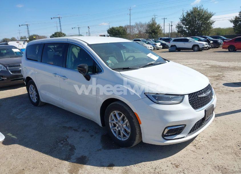 2024 Chrysler Pacifica TOURING L (VIN 2C4RC1BG5RR120118) main photo