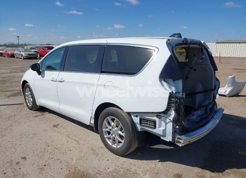 Photo 3 of 2024 Chrysler Pacifica TOURING L (VIN 2C4RC1BG5RR120118)