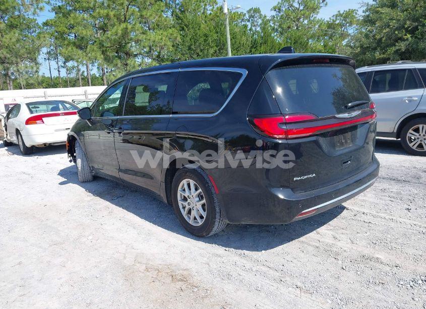 Photo 3 of 2025 Chrysler Pacifica SELECT (VIN 2C4RC1BG5SR505989)