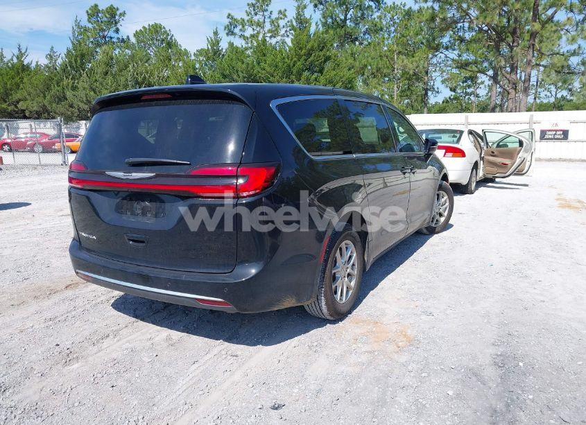 Photo 4 of 2025 Chrysler Pacifica SELECT (VIN 2C4RC1BG5SR505989)