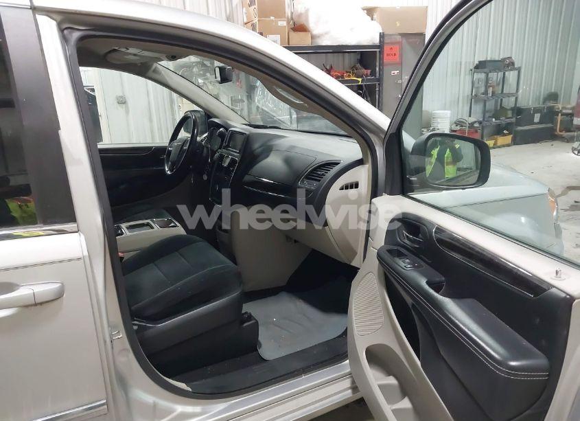 Photo 5 of 2012 Chrysler Town & COUNTRY TOURING (VIN 2C4RC1BG6CR126114)