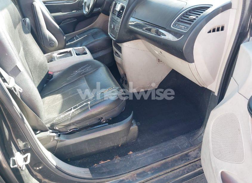 Photo 5 of 2012 Chrysler Town & COUNTRY TOURING (VIN 2C4RC1BG6CR423738)