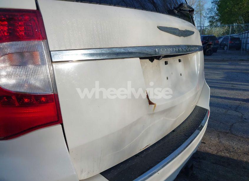 Photo 15 of 2013 Chrysler Town & COUNTRY TOURING (VIN 2C4RC1BG6DR540964)
