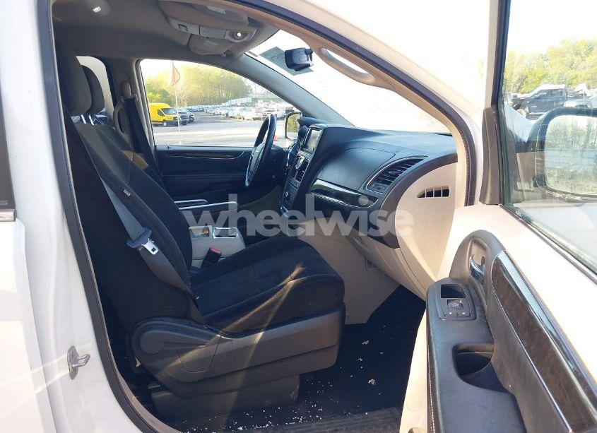 Photo 5 of 2013 Chrysler Town & COUNTRY TOURING (VIN 2C4RC1BG6DR540964)