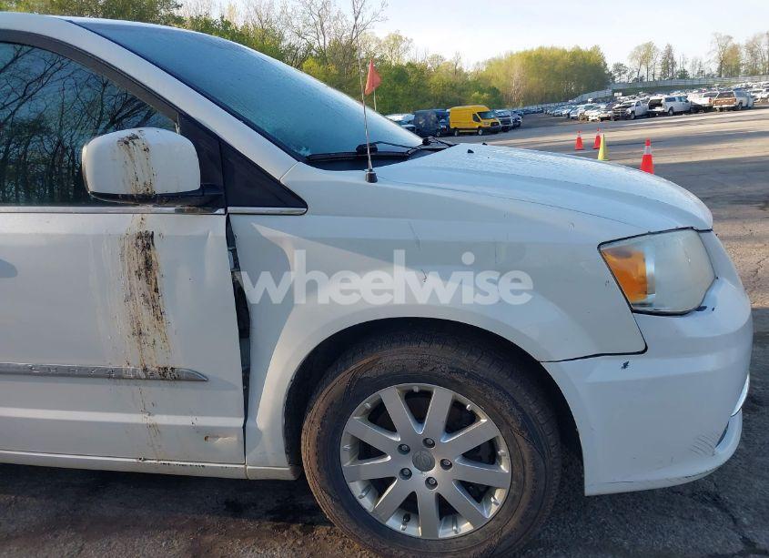 Photo 6 of 2013 Chrysler Town & COUNTRY TOURING (VIN 2C4RC1BG6DR540964)