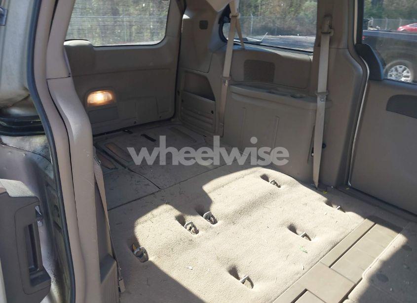 Photo 8 of 2013 Chrysler Town & COUNTRY TOURING (VIN 2C4RC1BG6DR605618)