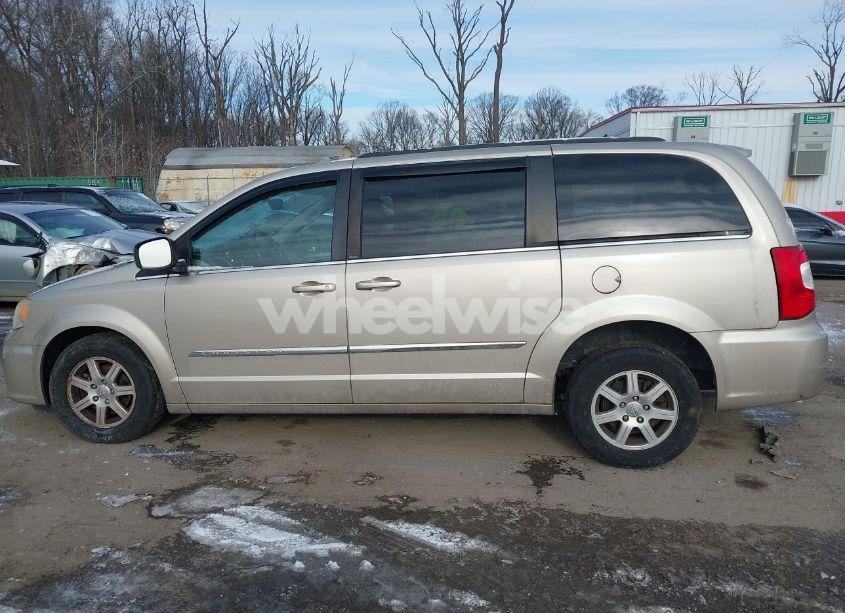 Photo 14 of 2013 Chrysler Town & COUNTRY TOURING (VIN 2C4RC1BG6DR638280)