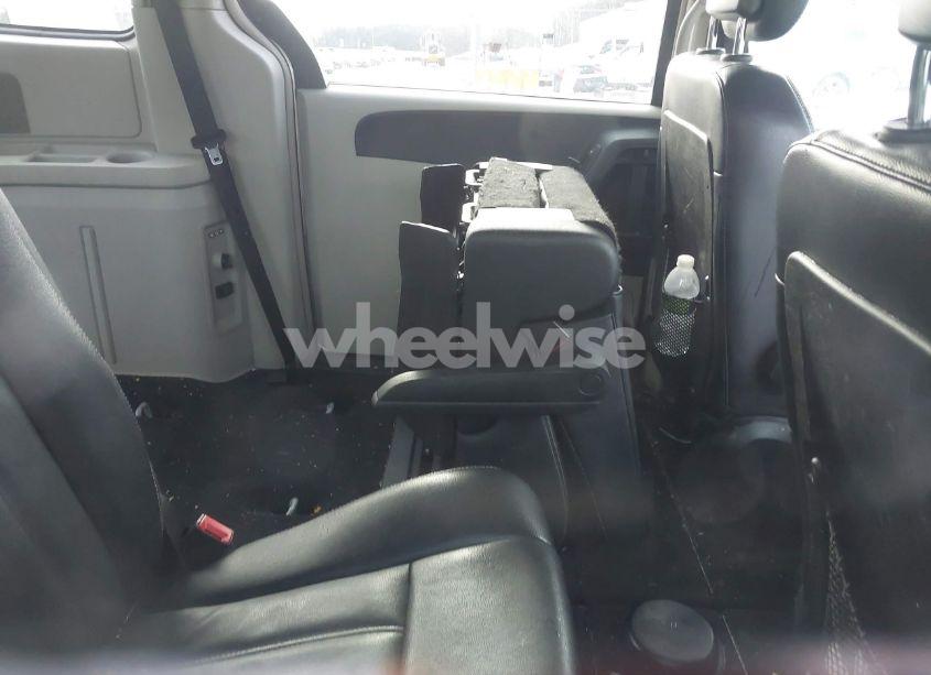 Photo 8 of 2013 Chrysler Town & COUNTRY TOURING (VIN 2C4RC1BG6DR638280)