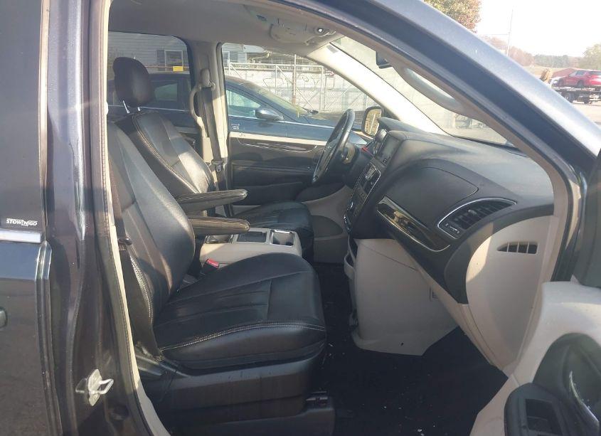 Photo 5 of 2013 Chrysler Town & COUNTRY TOURING (VIN 2C4RC1BG6DR677032)